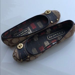 Coach flats